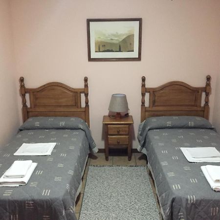 Santa Cruz de la Serós Apartamentos Turisticos San Juan De La Pena מראה חיצוני תמונה