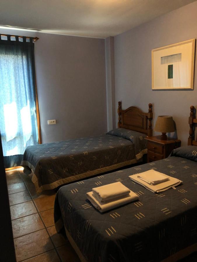 Santa Cruz de la Serós Apartamentos Turisticos San Juan De La Pena מראה חיצוני תמונה