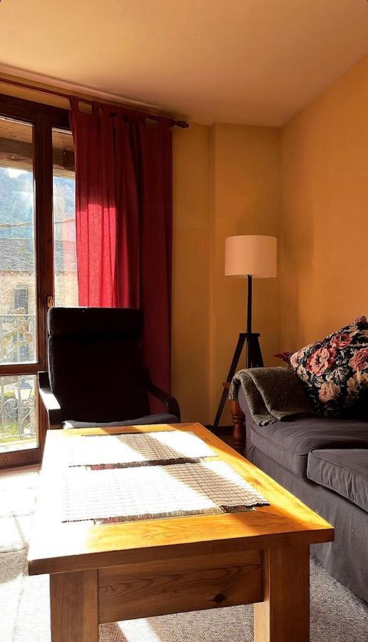 Santa Cruz de la Serós Apartamentos Turisticos San Juan De La Pena מראה חיצוני תמונה