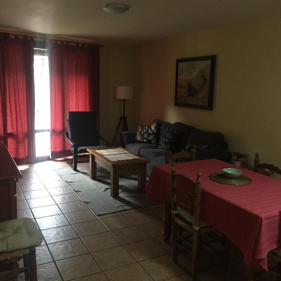 Santa Cruz de la Serós Apartamentos Turisticos San Juan De La Pena מראה חיצוני תמונה