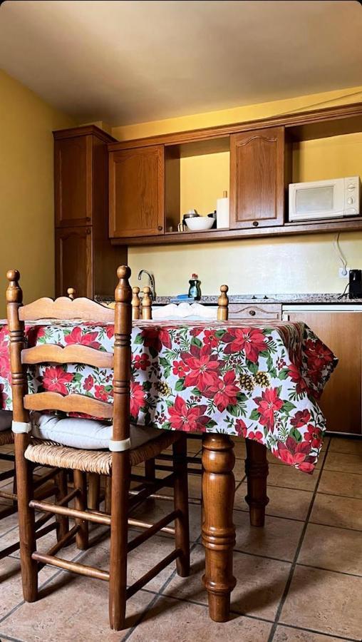 Santa Cruz de la Serós Apartamentos Turisticos San Juan De La Pena מראה חיצוני תמונה