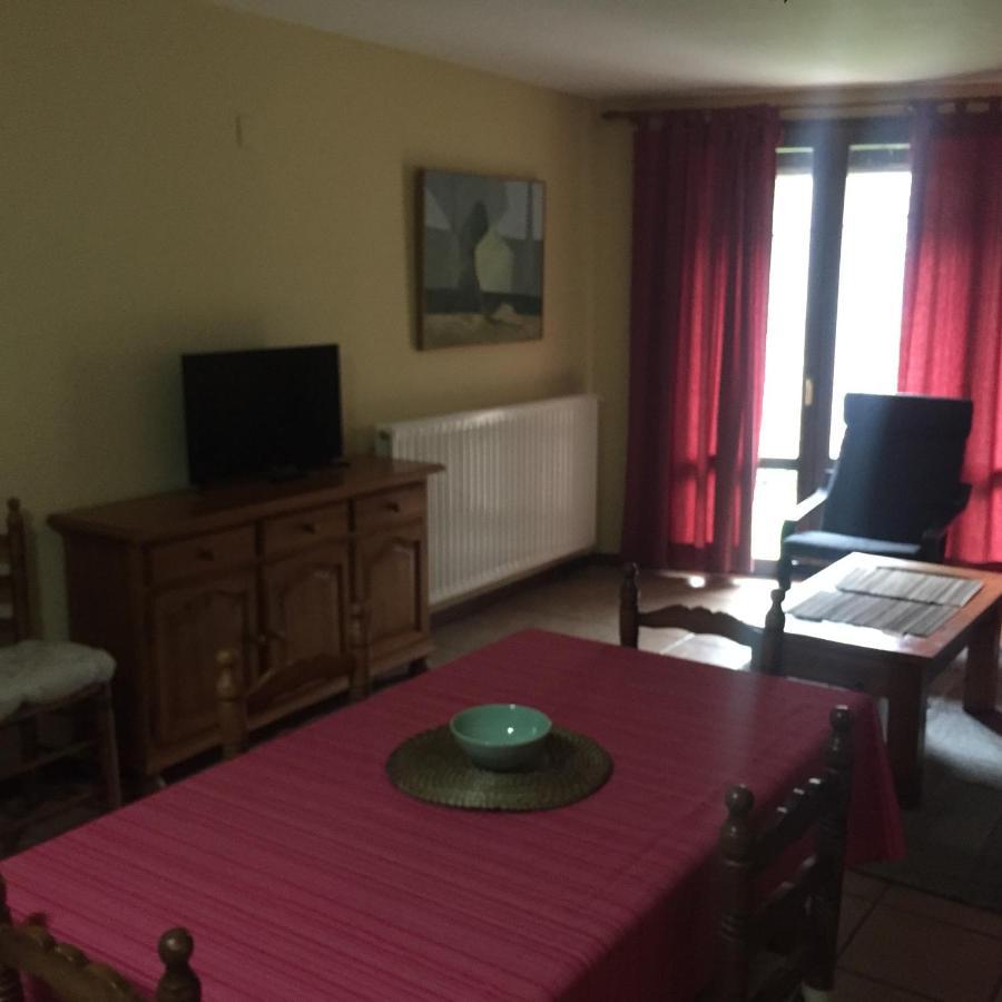 Santa Cruz de la Serós Apartamentos Turisticos San Juan De La Pena מראה חיצוני תמונה