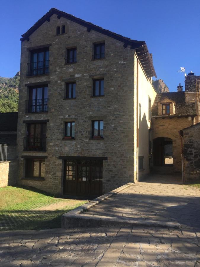 Santa Cruz de la Serós Apartamentos Turisticos San Juan De La Pena מראה חיצוני תמונה